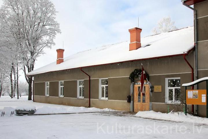 Bērzaines tautas nams